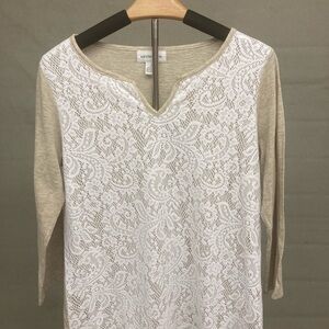 Liz Claiborne White and Tan Blouse with V-Neck and lace front women’s medium
